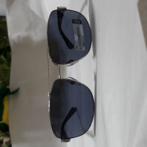 FGX Foster Grant Sunglasses Black Silver New UVA-UVB  Protection Trend